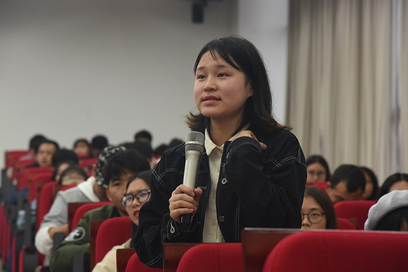 同学提问.JPG