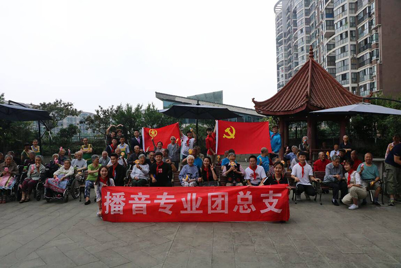3.合影.jpg