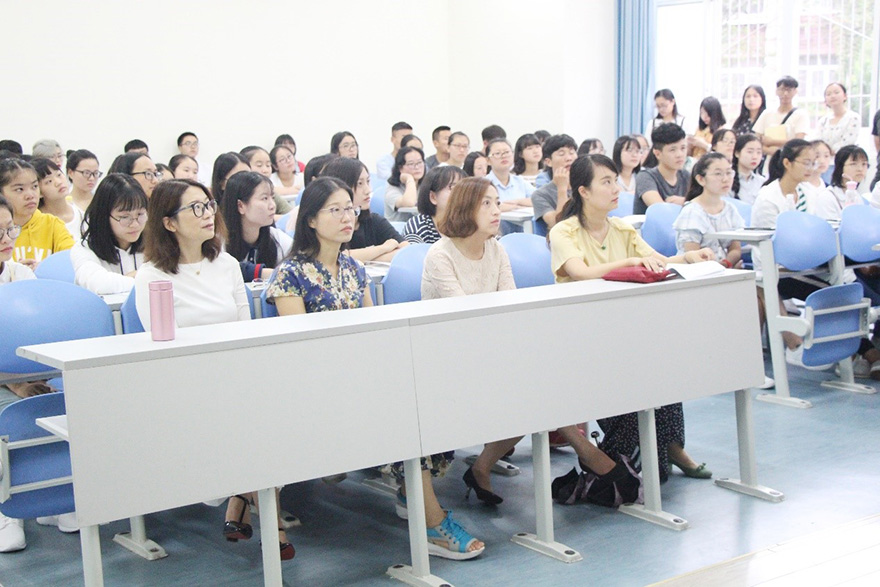 5.见面会现场1.jpg